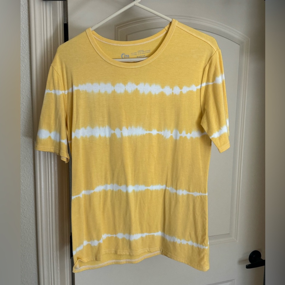 ZYIA tshirt
